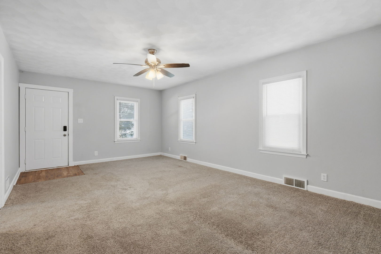120 20th Street East Moline, IL 61244 - Photo 2 of 15