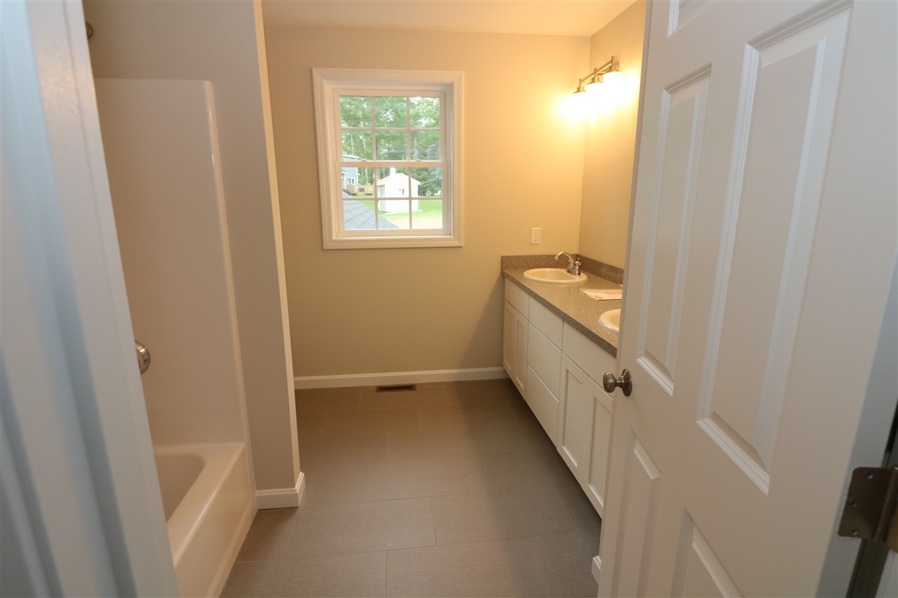 5 French Road, Unit 105 Epping, NH 03042 - Photo 23 of 35