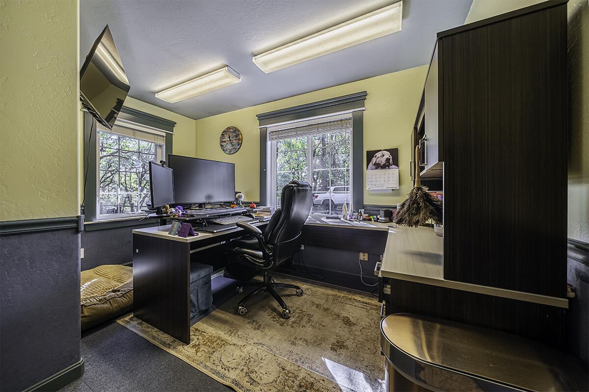 332 Rene Drive Shady Cove, OR 97539 - Photo 23 of 53 DSC02090-HDR-Edit
