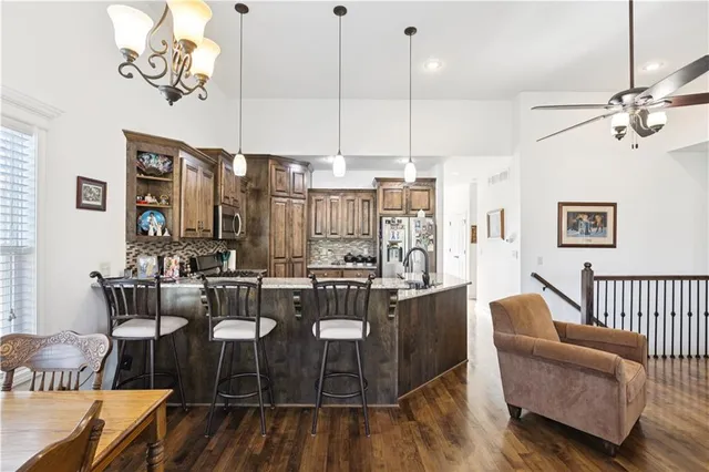 $364,900 | 610 East Porter Ridge Court, Kearney, MO 64060