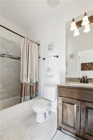 $364,900 | 610 East Porter Ridge Court, Kearney, MO 64060