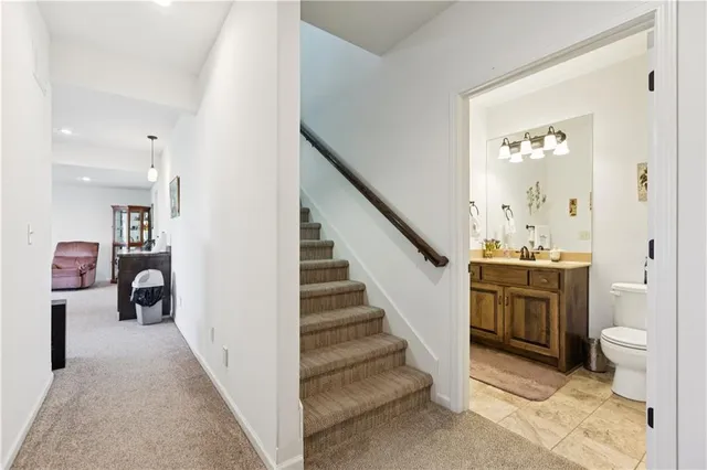 $364,900 | 610 East Porter Ridge Court, Kearney, MO 64060