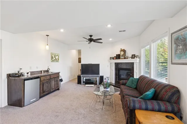 $364,900 | 610 East Porter Ridge Court, Kearney, MO 64060