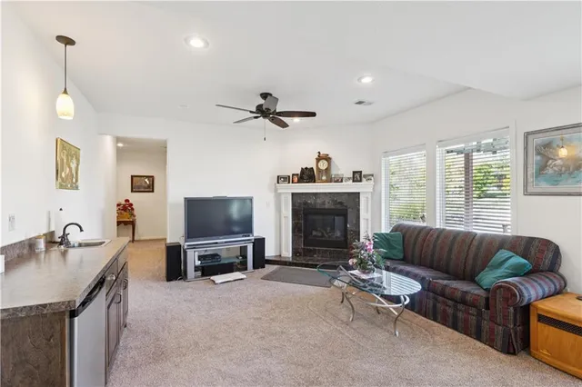 $364,900 | 610 East Porter Ridge Court, Kearney, MO 64060