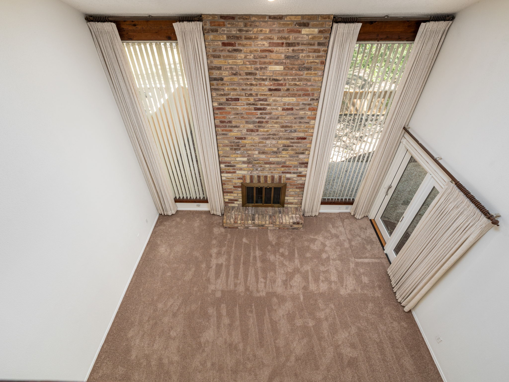 8216 Summer Side Drive Austin, TX 78759 - Photo 7 of 32 The view of the family room from the upstairs flex area