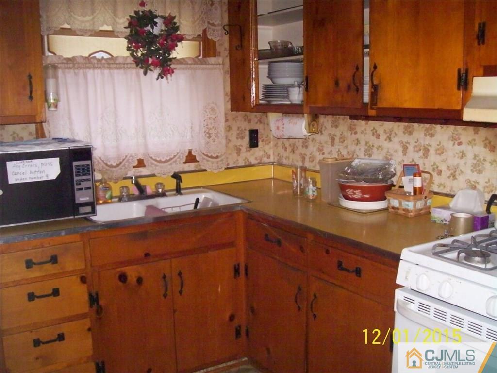 1476 Omaha Road North Brunswick, NJ 08902 - Photo 4 of 8 Gallery Image 4