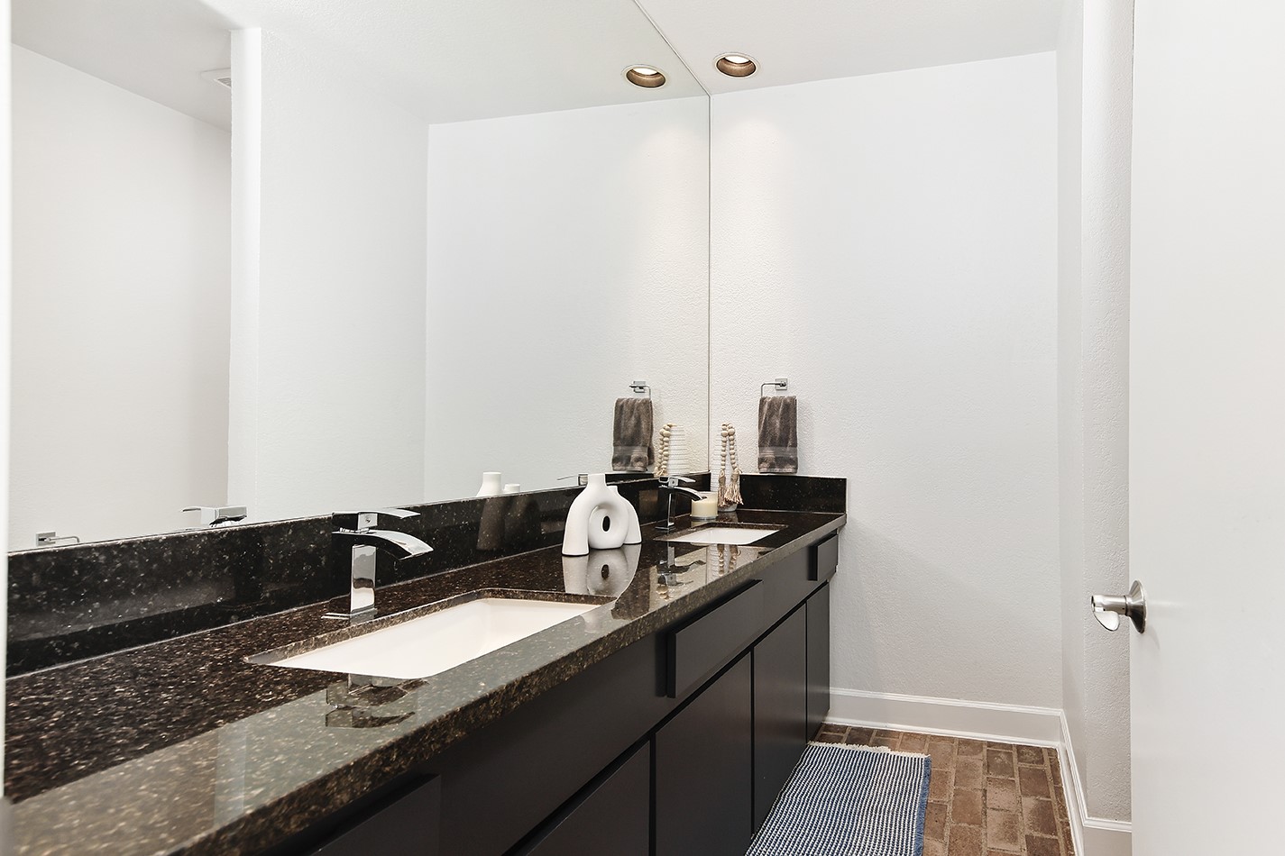 10 West Shady Lane Houston, TX 77063 - Photo 35 of 49 a close view of sink and tap