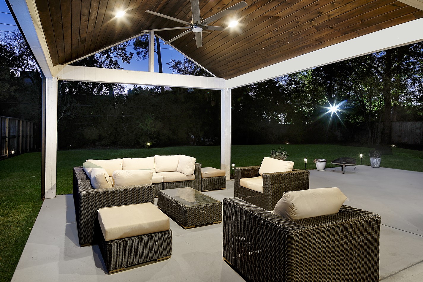 10 West Shady Lane Houston, TX 77063 - Photo 47 of 49 a outdoor living space with patio furniture and garden view