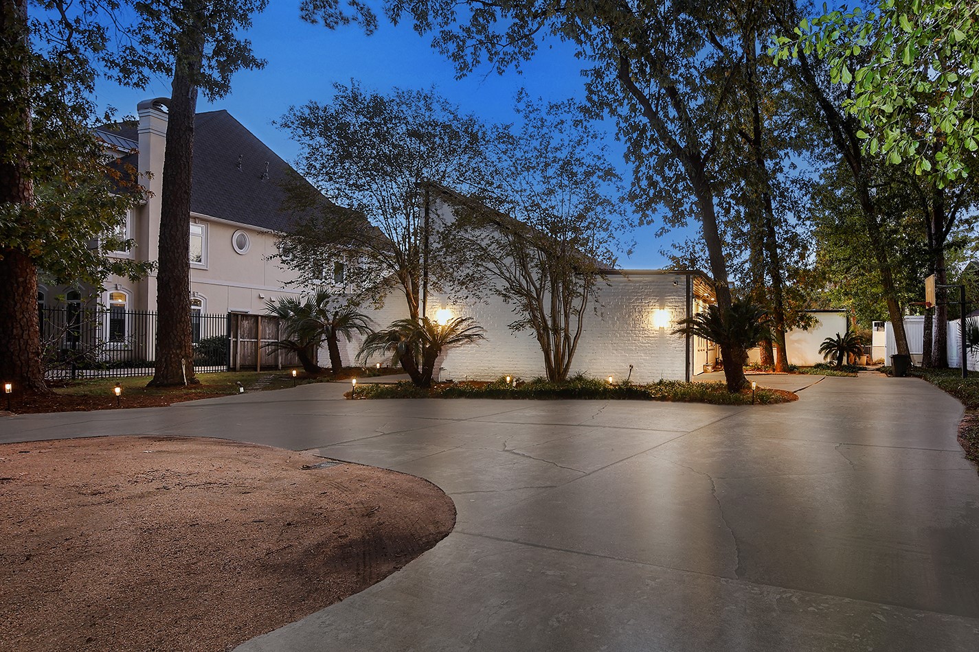 10 West Shady Lane Houston, TX 77063 - Photo 5 of 49 a view of a street with houses on both side