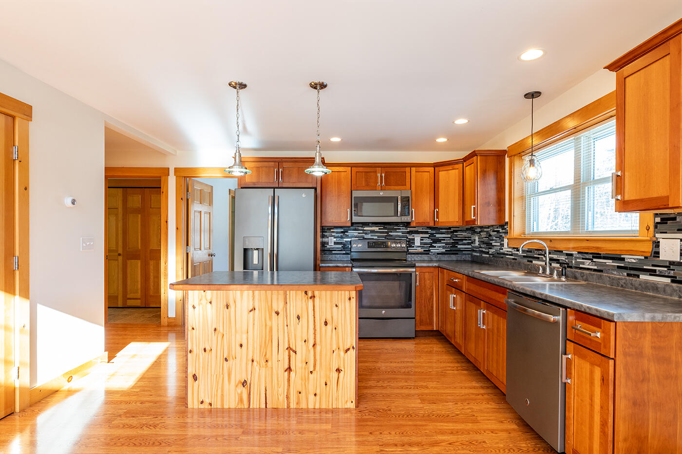 186 Pistols N Petals Road Warren, ME 04864 - Photo 4 of 41 IMG_3036