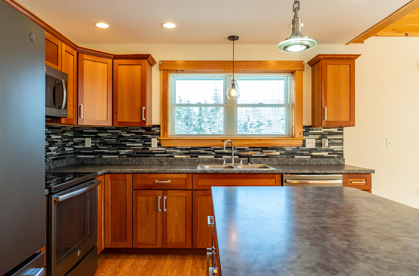 186 Pistols N Petals Road Warren, ME 04864 - Photo 9 of 41 IMG_3034