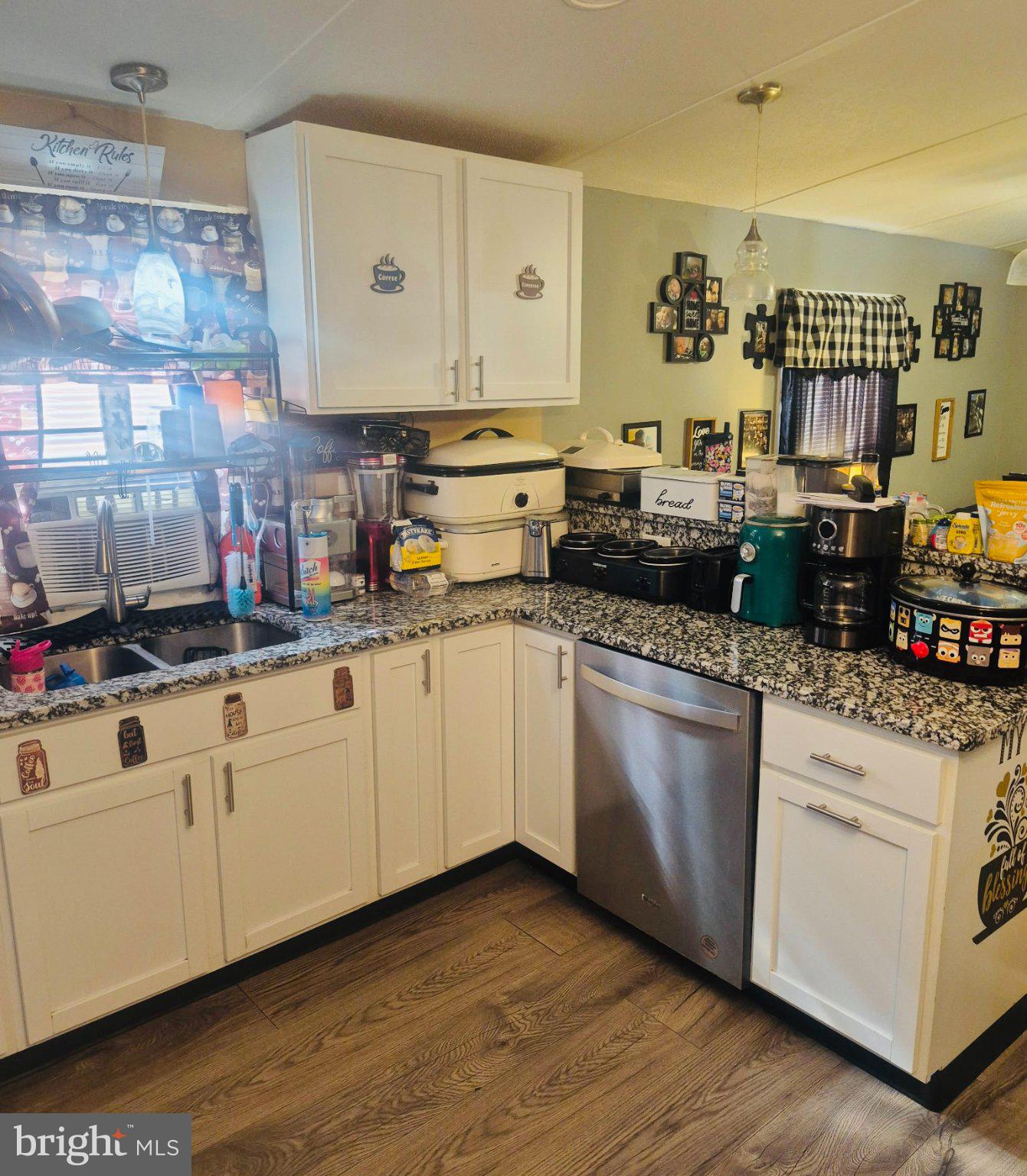 205 Robwood Road Dundalk, MD 21222 - Photo 8 of 14 Charming kitchen with modern touches.
