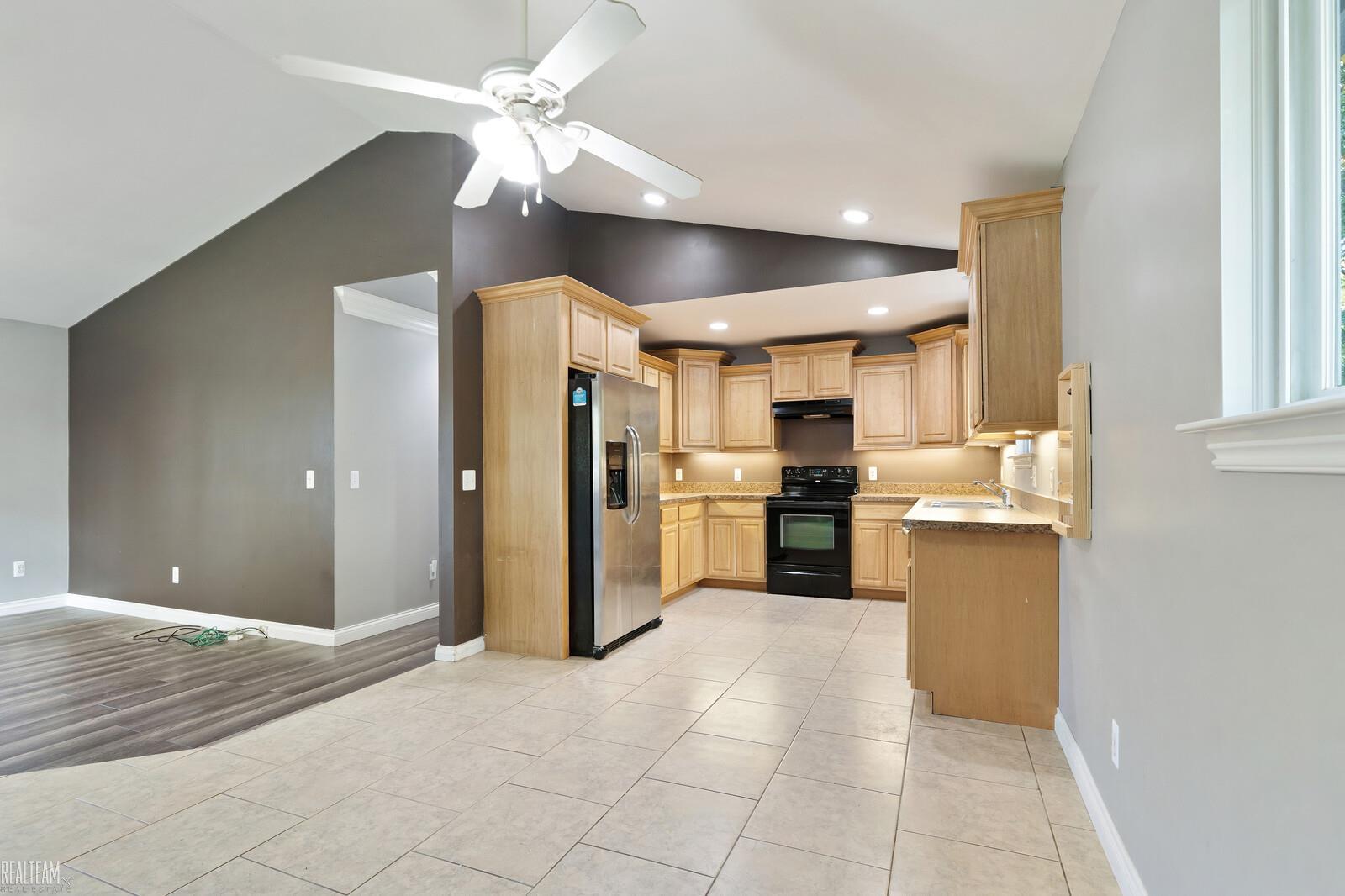 48020 Fuller Road New Baltimore, MI 48051 - Photo 9 of 29 50125647-8.JPG