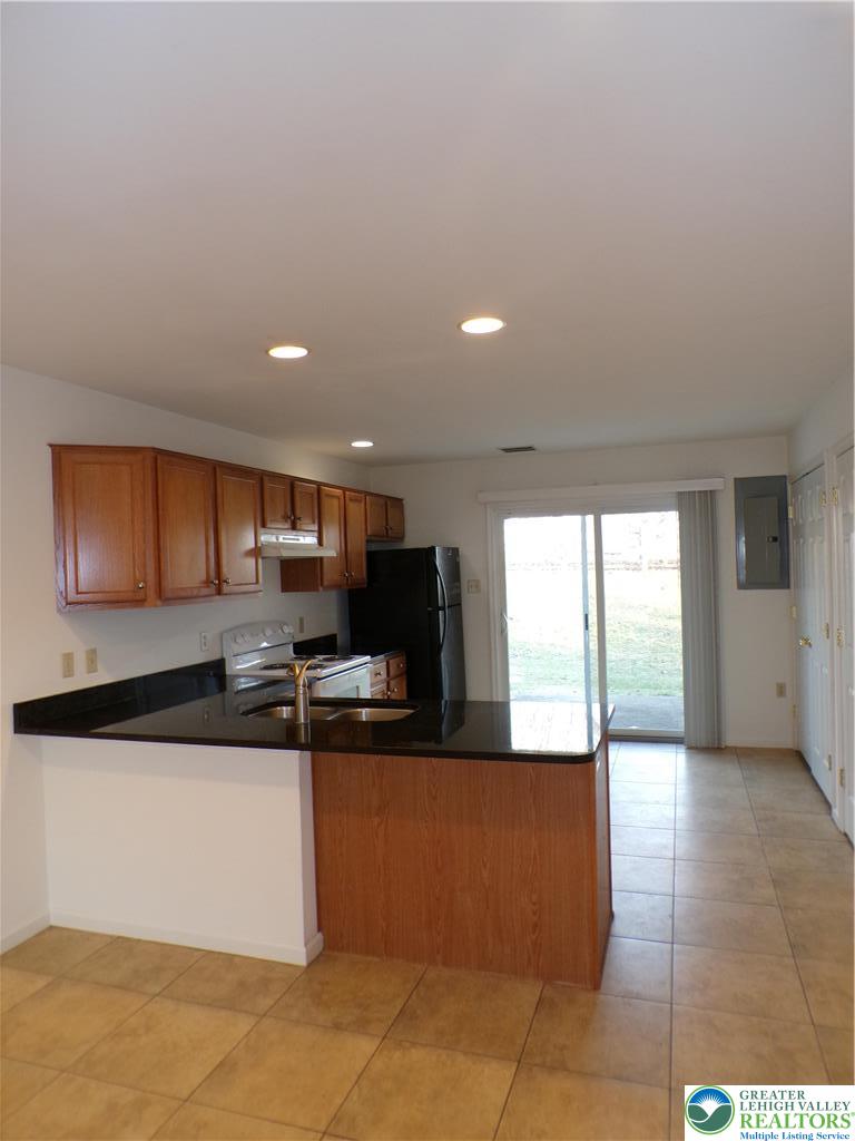 1013 Devonshire Road Allentown, PA 18103 - Photo 6 of 14