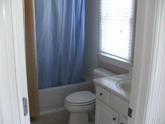 1 Morgans Ridge Lane Durham, NC 27707 - Photo 14 of 17 Jack & Jill Bathroom