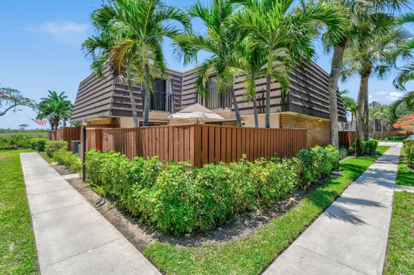 $2,500 | 1918 19th Court, Jupiter, FL 33477