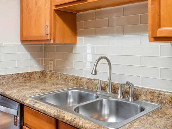 a close view of sink and tap