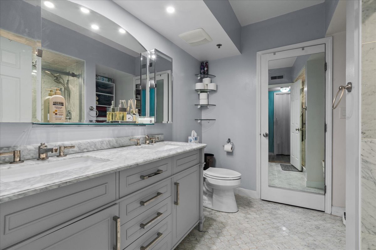 9200 North East Prairie Road, Unit 203 Evanston, IL 60203 - Photo 14 of 15