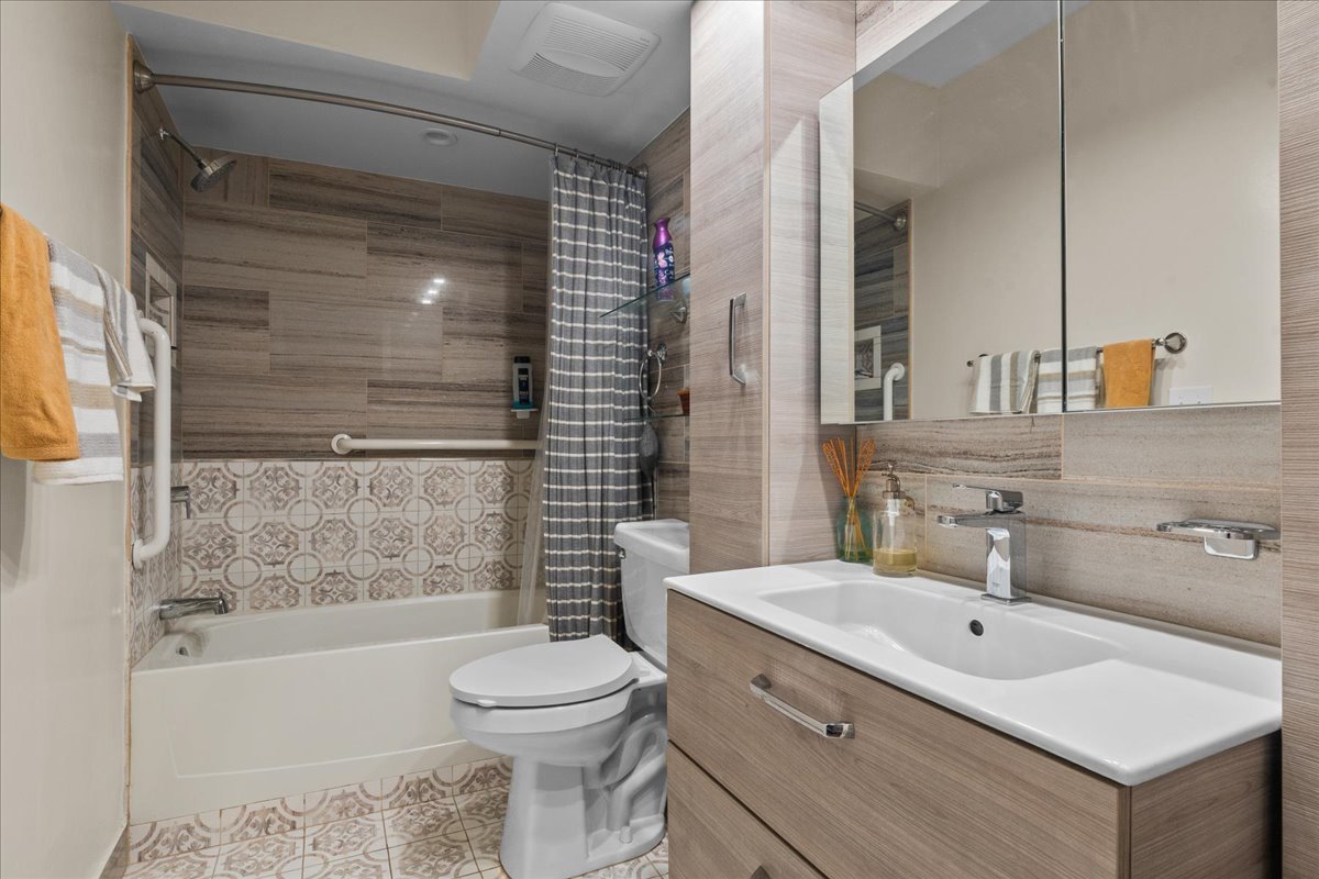 9200 North East Prairie Road, Unit 203 Evanston, IL 60203 - Photo 15 of 15