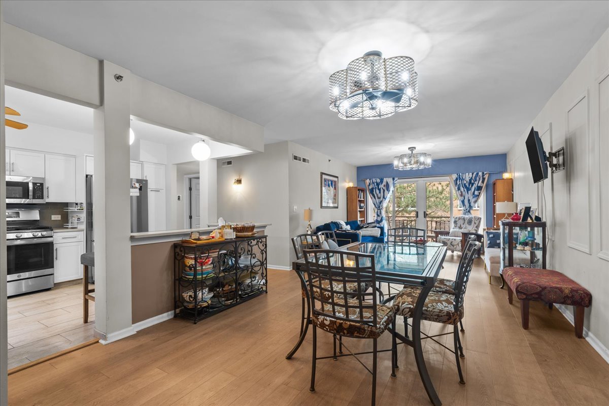 9200 North East Prairie Road, Unit 203 Evanston, IL 60203 - Photo 3 of 15