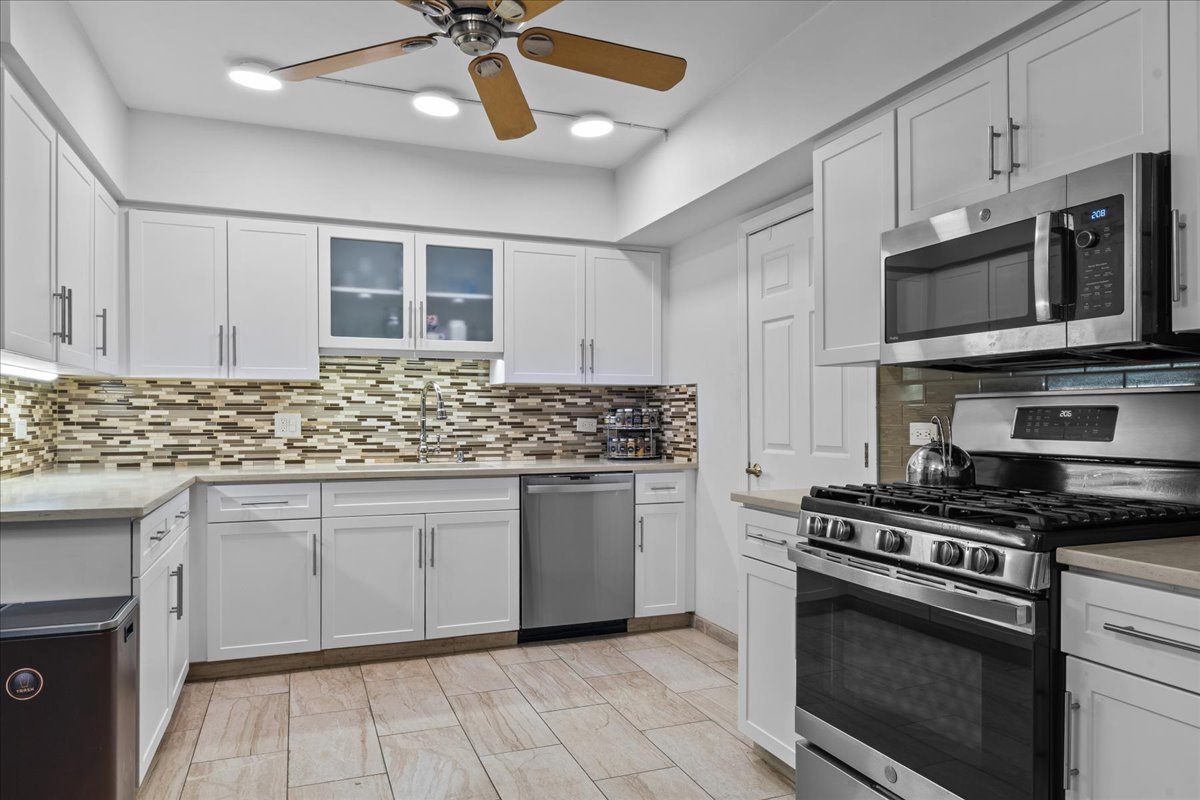 9200 North East Prairie Road, Unit 203 Evanston, IL 60203 - Photo 7 of 15