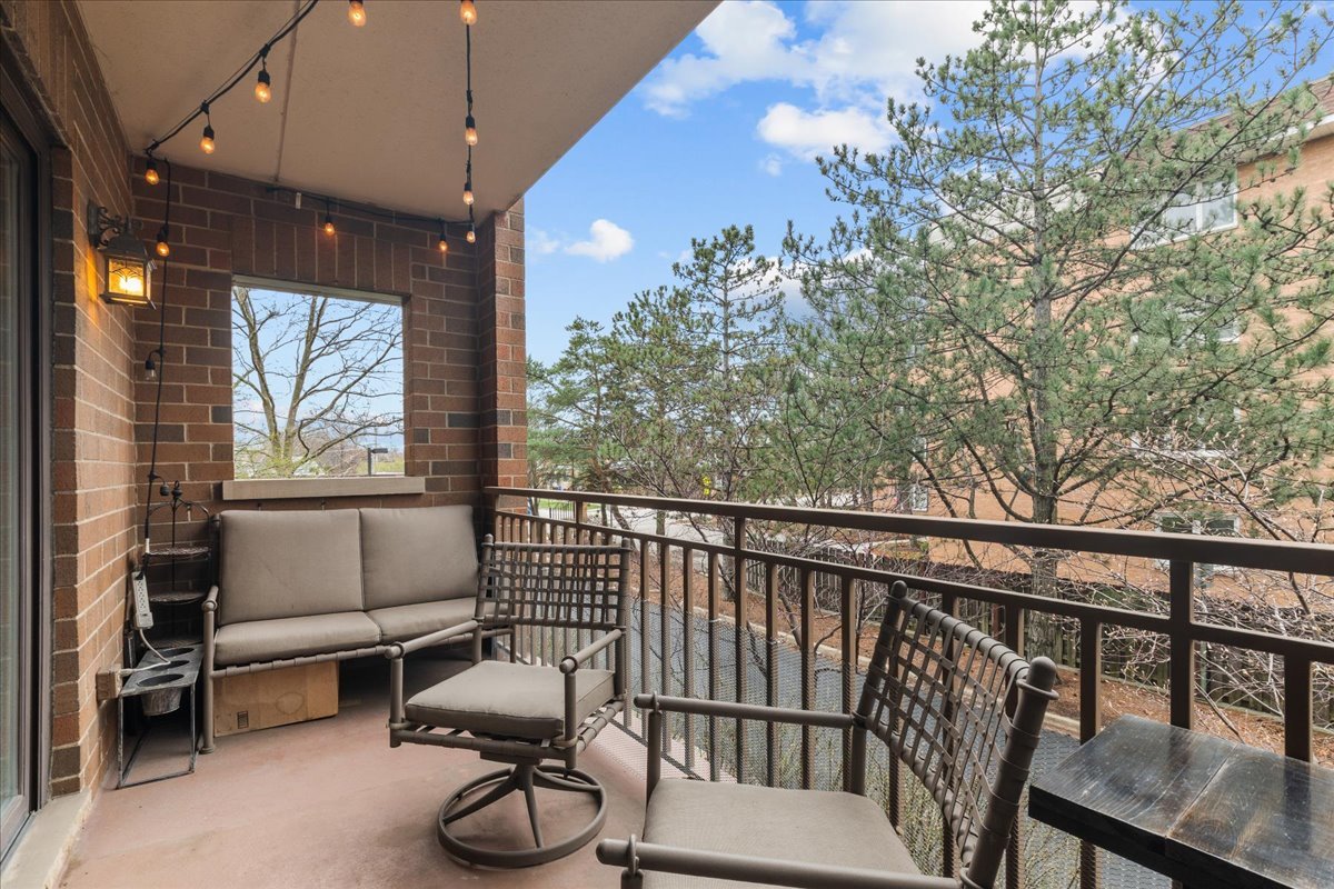 9200 North East Prairie Road, Unit 203 Evanston, IL 60203 - Photo 10 of 15