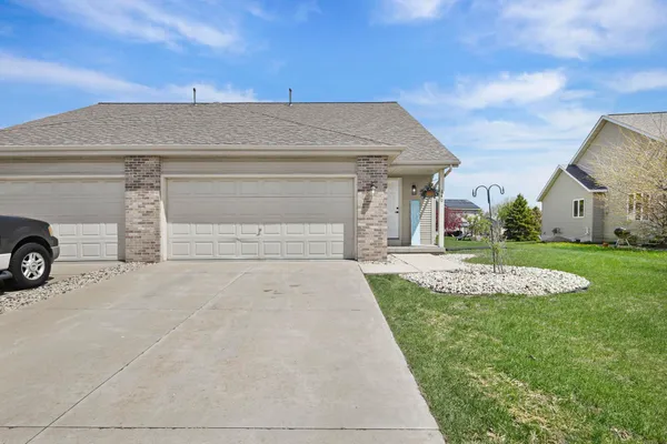 $379,900 | 640 Tower Drive, Sun Prairie, WI 53590