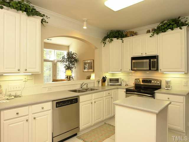 3725 Old Post Road Raleigh, NC 27612 - Photo 4 of 12 Kitchen