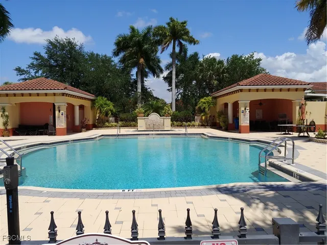 $2,100 | 20140 Estero Gardens Circle, Unit 204, Estero, FL 33928