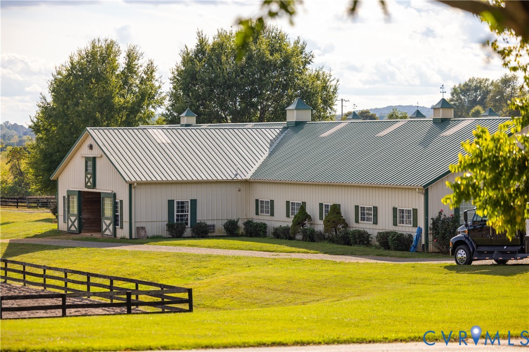 61451 Elmwood Farm Road Orange, VA 22960 - Photo 33 of 50 Stable