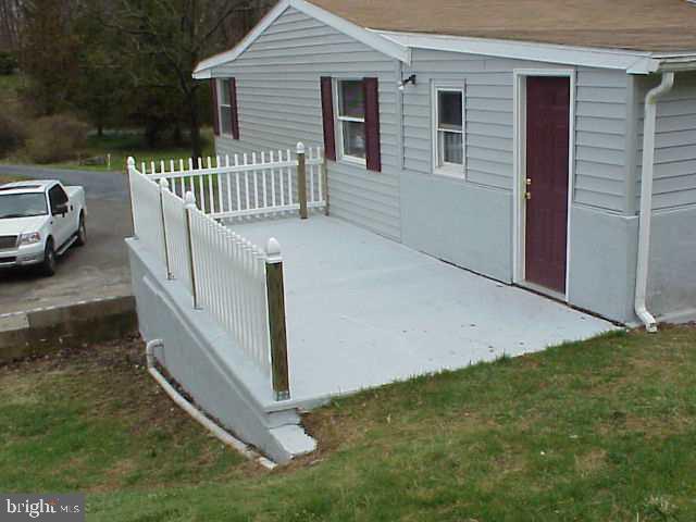 135 Creek Road Manchester, PA 17345 - Photo 7 of 7 Gallery Image 7