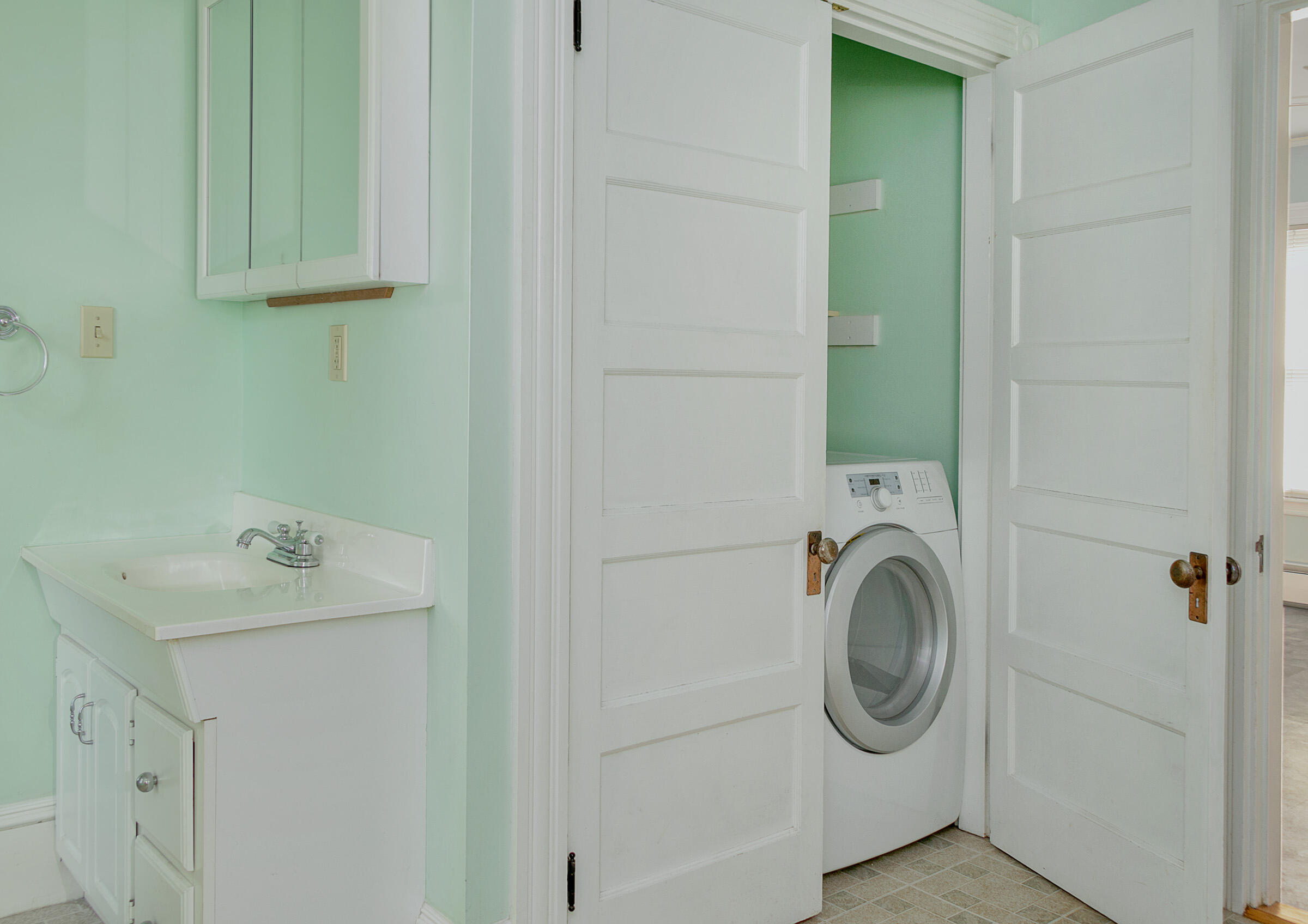 110 Graham Street Biddeford, ME 04005 - Photo 16 of 38 2nd Fl Full Bath w/laundry