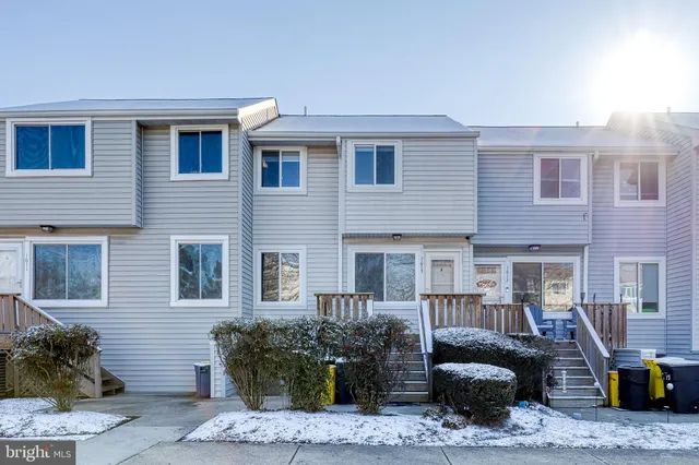 $2,300 | 1615 Fendall Court, Crofton, MD 21114