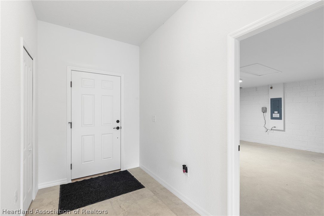 6151 Monegro Street Sebring, FL 33872 - Photo 4 of 36