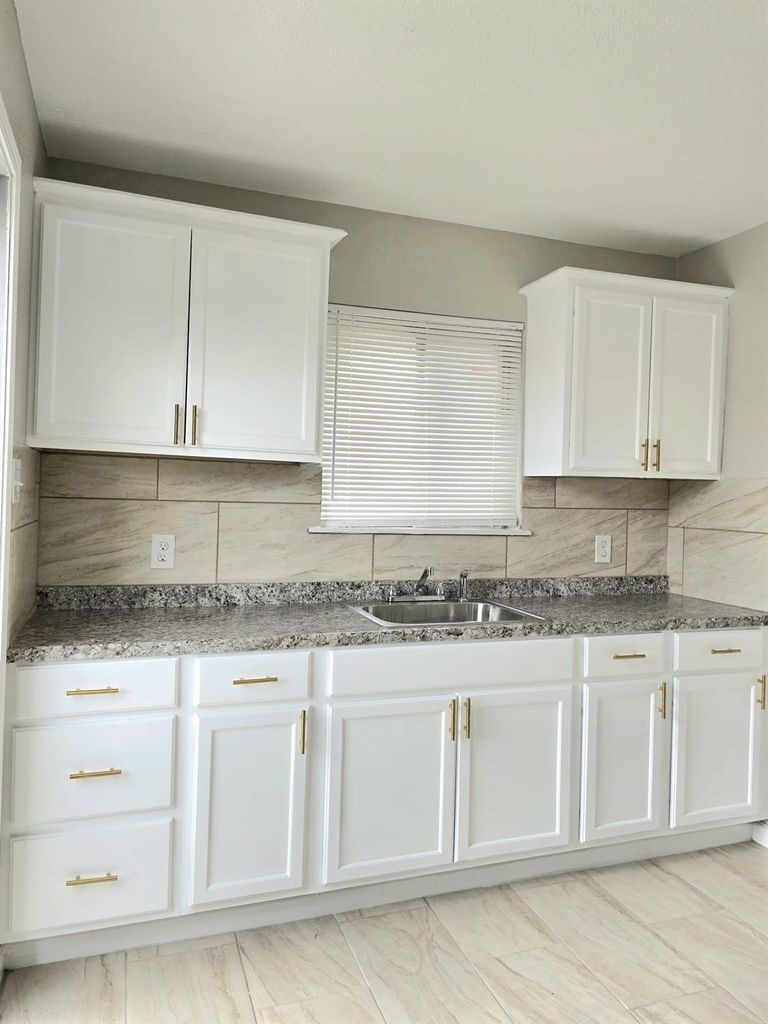 3833 Mt Pleasant Street Houston, TX 77021 - Photo 4 of 12 Gallery Image 4
