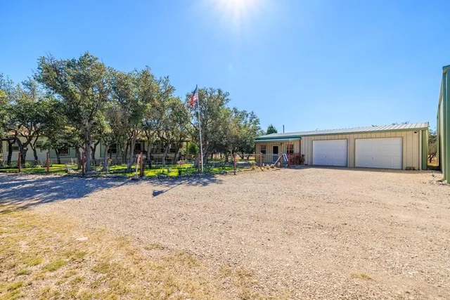 $537,000 | 259 Burr Oak Trail, Harper, TX 78631