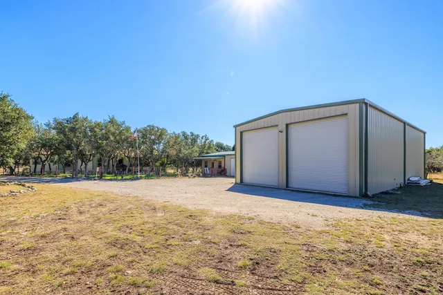 $537,000 | 259 Burr Oak Trail, Harper, TX 78631