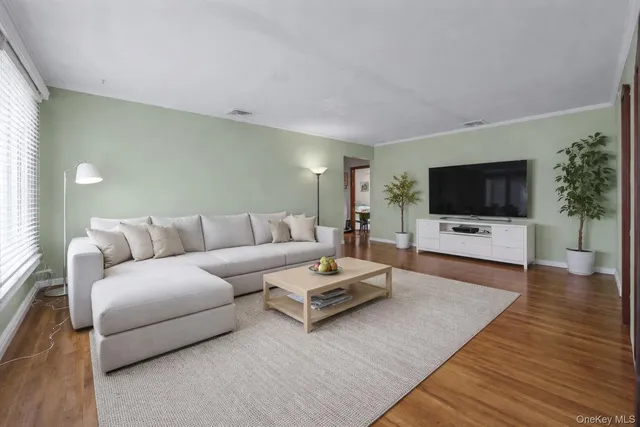 $1,160,000 | 25 Lawrence Street, New Hyde Park, NY 11040