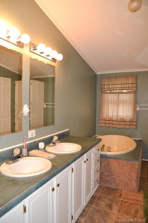 1390 West Payne Road Marion, NC 28752 - Photo 17 of 24 Gallery Image 17