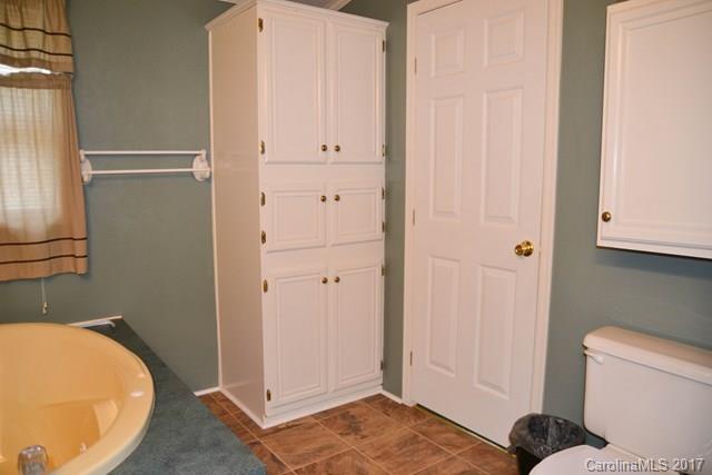 1390 West Payne Road Marion, NC 28752 - Photo 18 of 24 Gallery Image 18