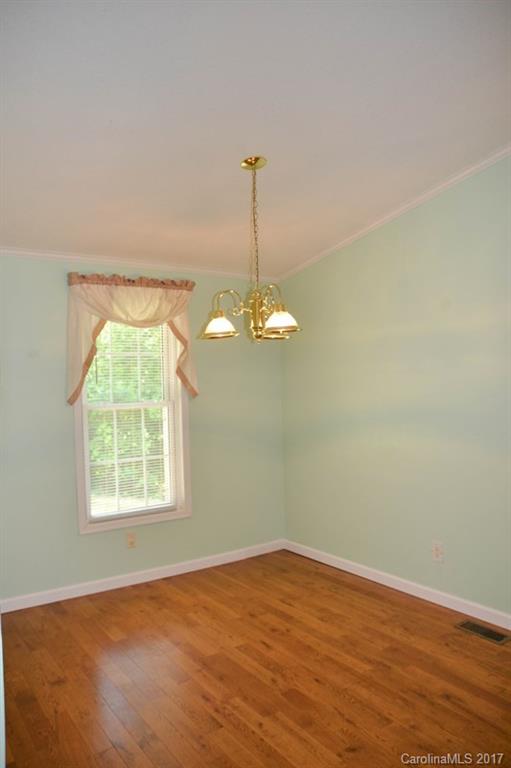 1390 West Payne Road Marion, NC 28752 - Photo 4 of 24 Gallery Image 4