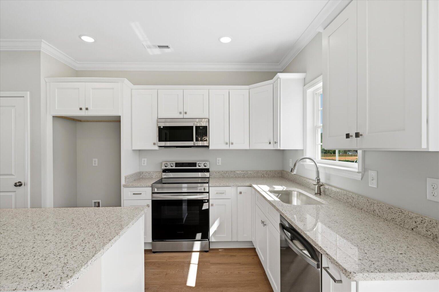 140 Andros Loop Dalton, GA 30721 - Photo 7 of 35 13-DSC03615