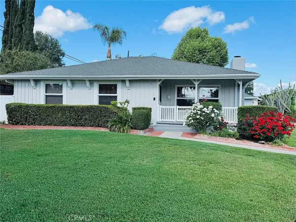 $4,300 | 22206 Kittridge Street, Woodland Hills, CA 91303