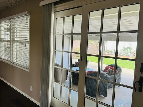 $4,300 | 22206 Kittridge Street, Woodland Hills, CA 91303