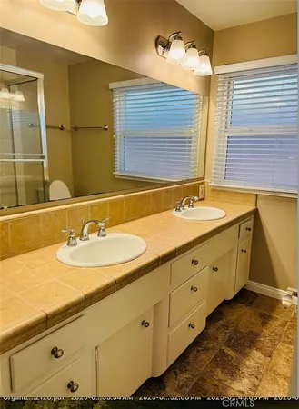 $4,300 | 22206 Kittridge Street, Woodland Hills, CA 91303