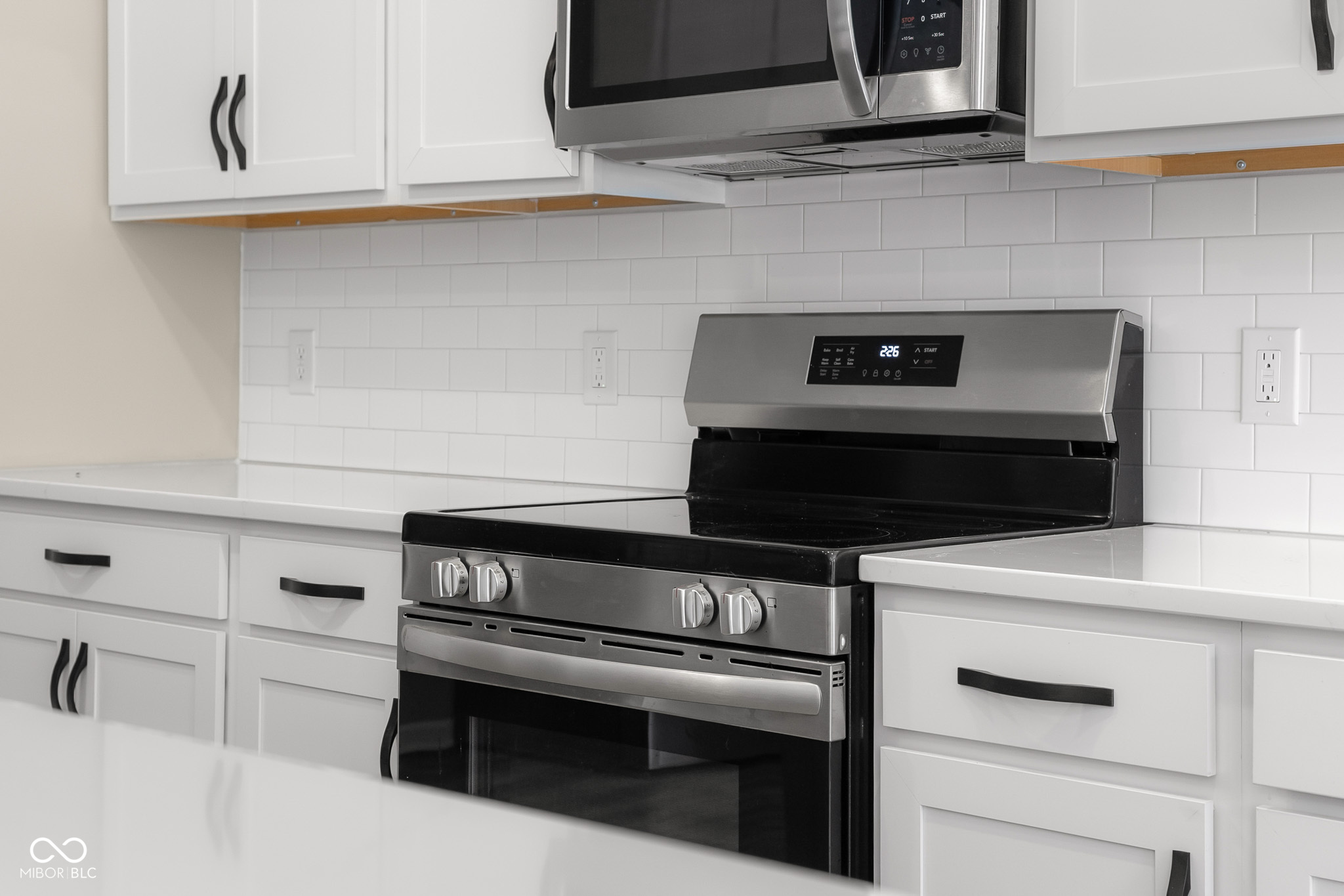 3045 Braeburn Columbus, IN 47201 - Photo 11 of 55