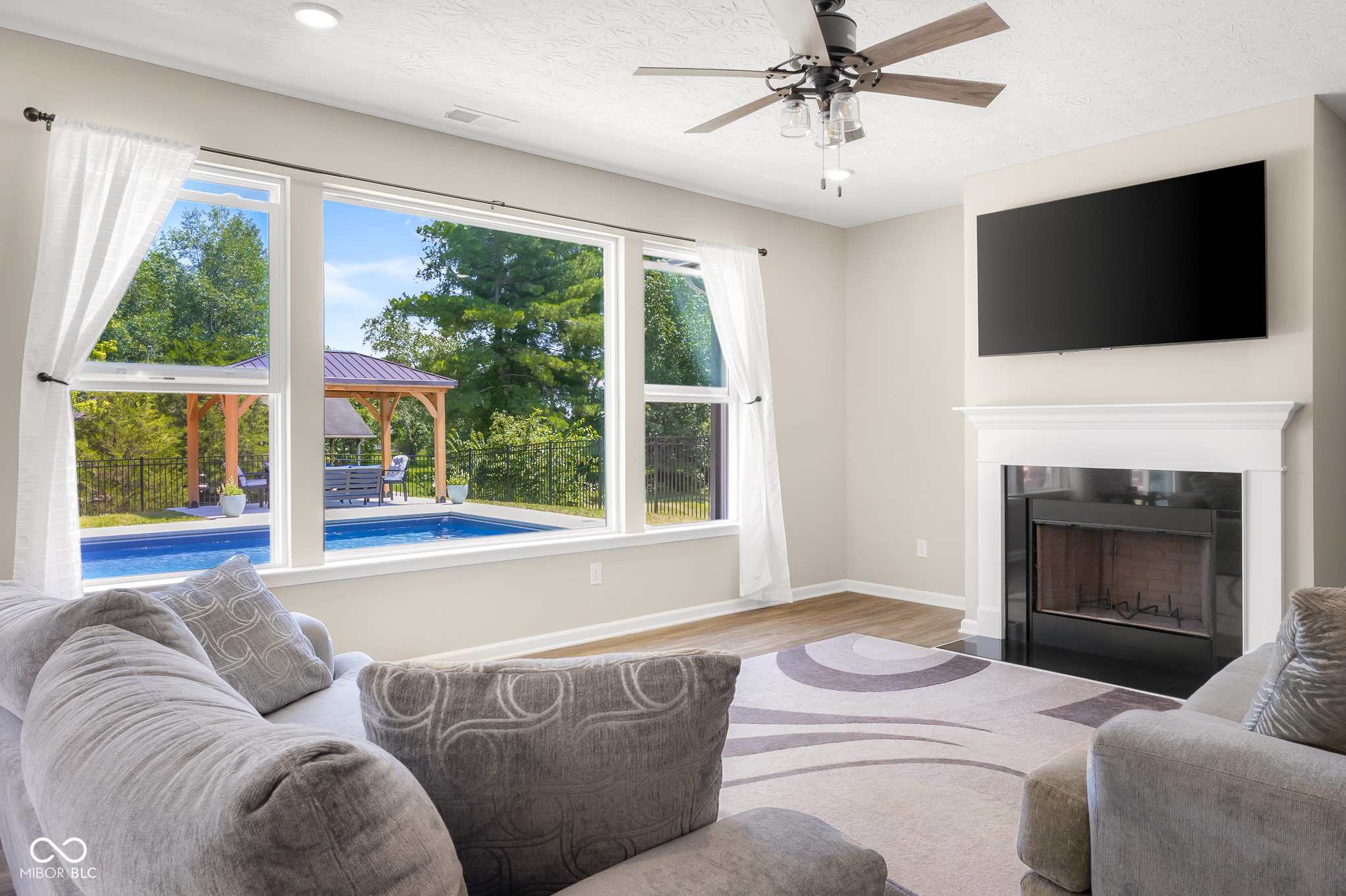 3045 Braeburn Columbus, IN 47201 - Photo 14 of 55