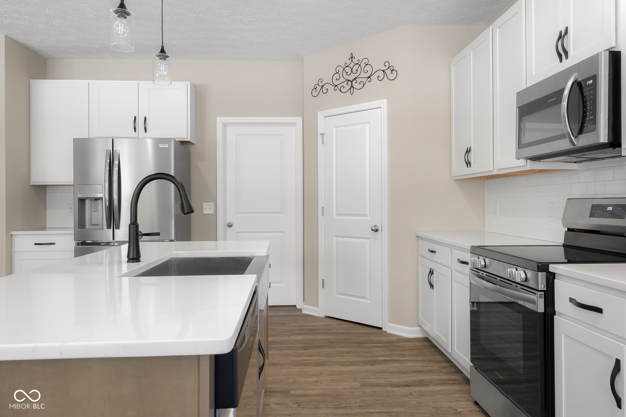 3045 Braeburn Columbus, IN 47201 - Photo 9 of 55