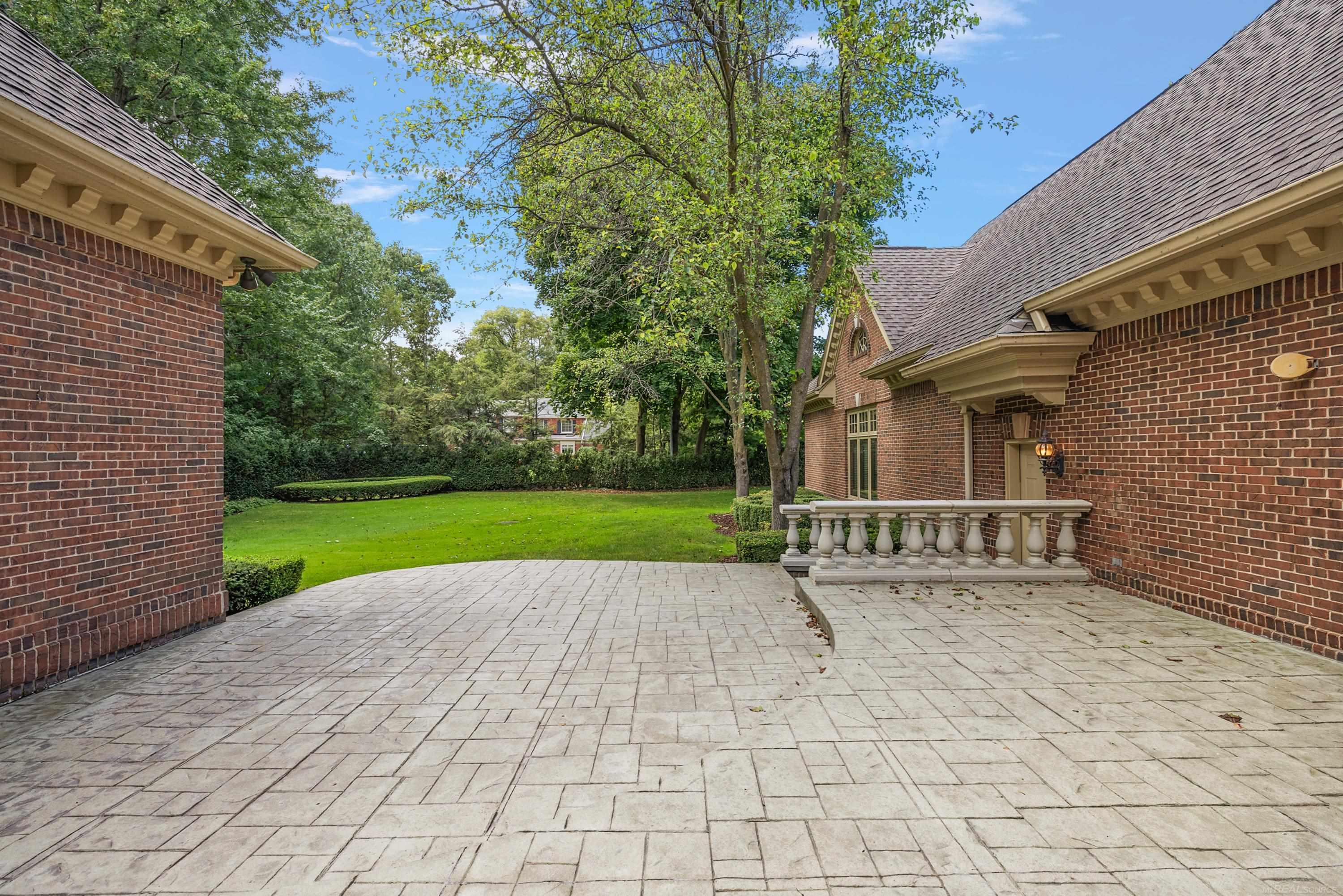 555 Lake Shore Road Grosse Pointe, MI 48236 - Photo 83 of 94 50164218-75FD91F3-5977-457A-AA87-34639975DC7E.JPG