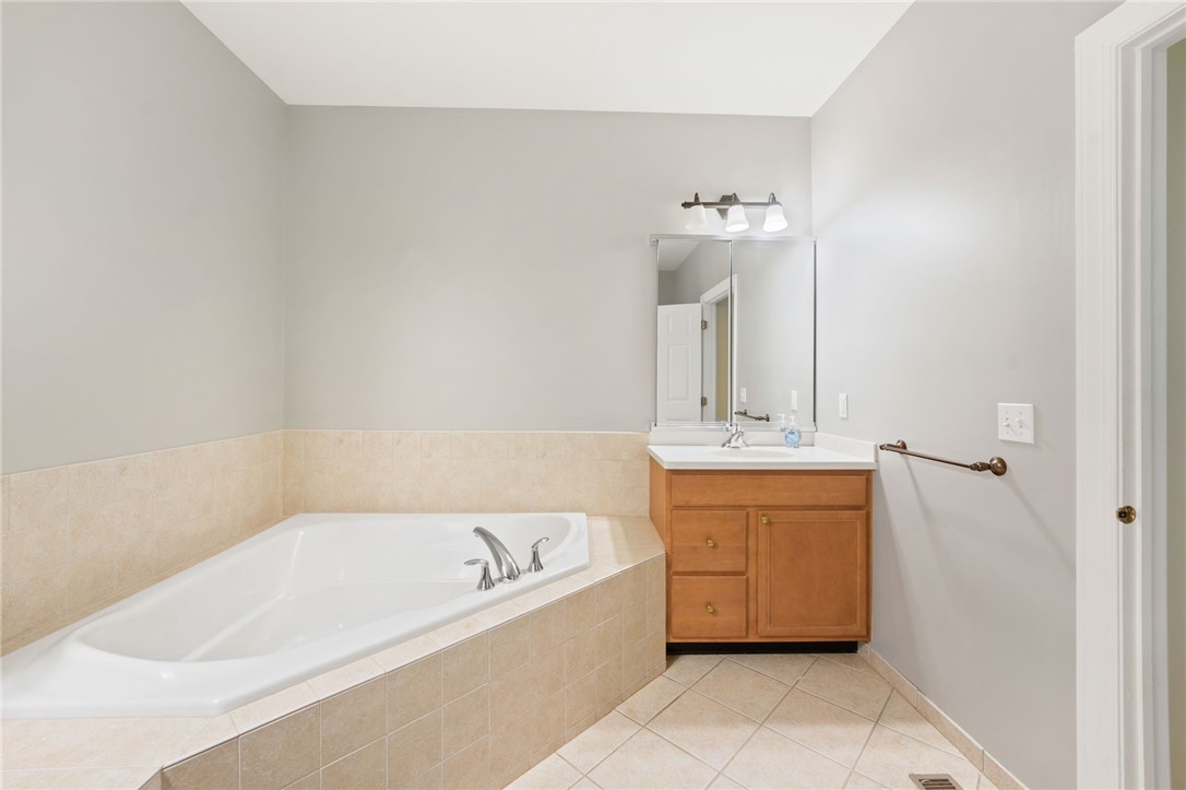 419 Albion Road, Unit 18 Lincoln, RI 02865 - Photo 23 of 42